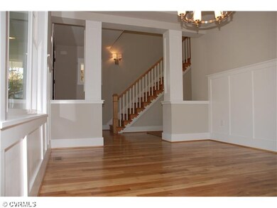 Dining Room - FIVE FOOT PICTURE RAIL!
