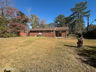 803 Pinetree Dr, New Bern, NC 28562 - photo 2