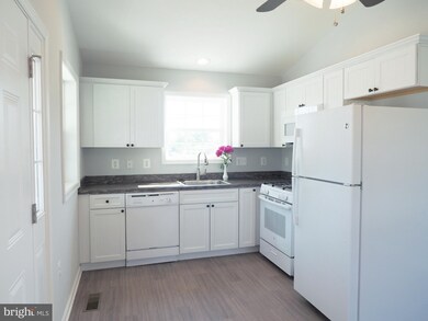 205 E 7th Ave, Ranson, WV 25438 - photo 5