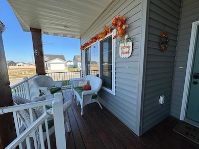 5219 11th St W, Riverside, ND 58078 - photo 4