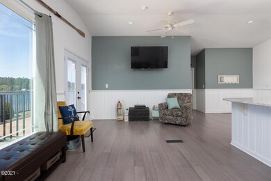 3749NE12th-06