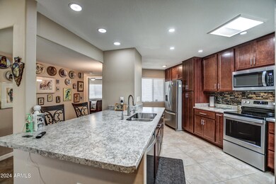 10926 W Thunderbird Blvd, Sun City, AZ 85351 - photo 6