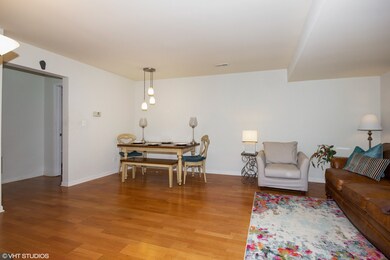 469 Valley Dr unit 3, Naperville, IL 60563 - photo 2