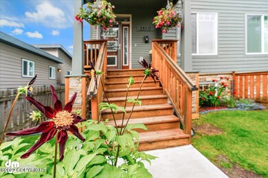 02-Exterior Front_MAX7392