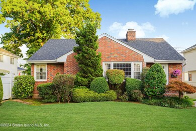 Welcome to 915 Carlton Blvd!