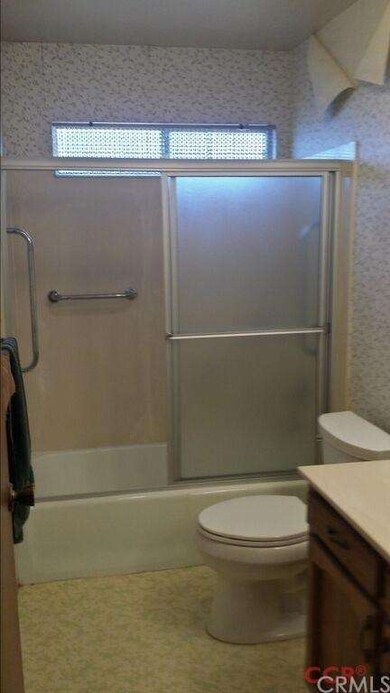 Second bathroom.
