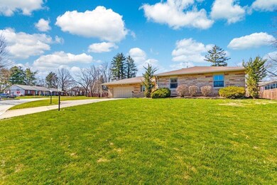 4463 Lauraland Drive East-3.jpg-SMALL