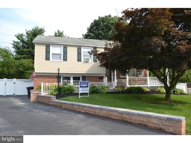 4328 Sweeney Cir, Brookhaven, PA 19015 - photo 4