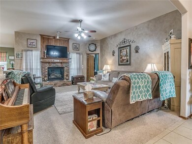 2625 SE 5th St, Moore, OK 73160 - photo 4