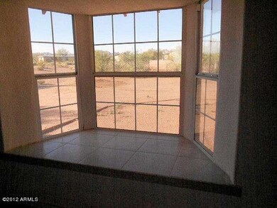 023-348538 -window seat