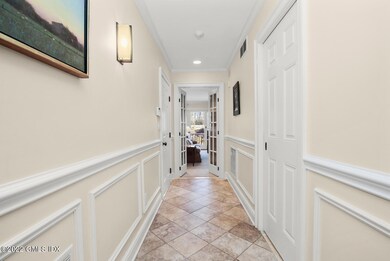 37 Davenport Ave unit 2, Greenwich, CT 06830 - photo 3