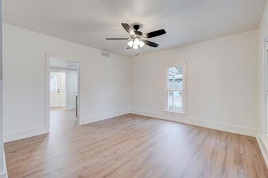 313 E Warner Ave, Guthrie, OK 73044 - photo 6