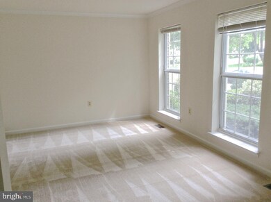 13114 Bramblewood Ln, Herndon, VA 20171 - photo 5