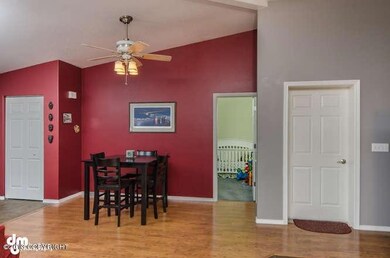 4799 N Doty Cir Wasilla AK-small-008-Din