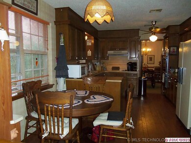 2408 Chapel Hill Rd, Bartlesville, OK 74006 - photo 7