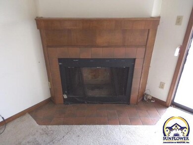 3612 SW Skyline Pkwy, Topeka, KS 66614 - photo 6