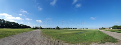 1104 Brown St, Milnor, ND 58060 - photo 4