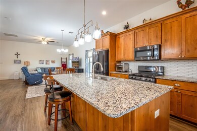 205 Comanche Dr, Lake Kiowa, TX 76240 - photo 4