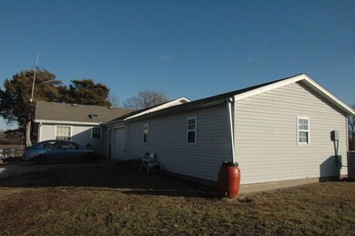 22102 Meade Rd, Parsons, KS 67357 - photo 7