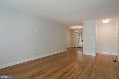 3028 S Abingdon St unit A1, Arlington, VA 22206 - photo 4