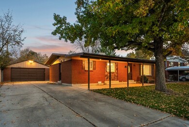 9285 S Sneddon Dr, Sandy, UT 84070 - photo 2