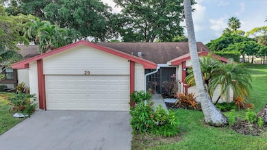 29 Fawlkland Cir, Boynton Beach, FL 33426 - photo 2