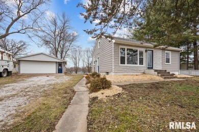 1724 W 48th St, Davenport, IA 52806 - photo 2