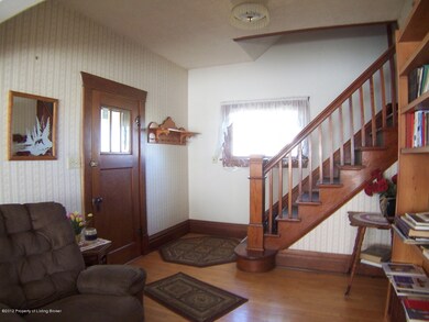 Foyer/Stairway