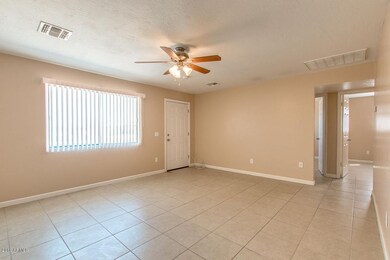 05-Paseo Front Room2