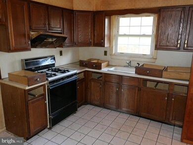 2404 Hillcrest Rd, Drexel Hill, PA 19026 - photo 7