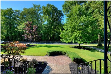 Front porch view of street