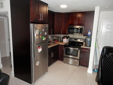 9459 SW 76th St unit R1, Miami, FL 33173 - photo 4