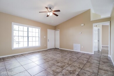 003-photo-living-room-8322643