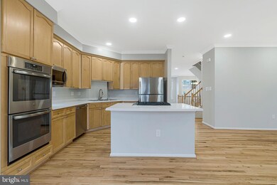 1707 Stuart Pointe Ln, Herndon, VA 20170 - photo 4