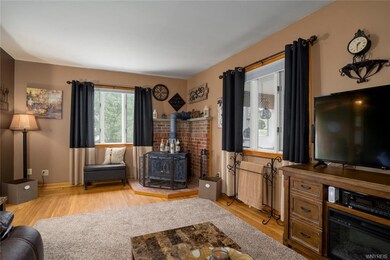 Another view of the stunning living room!