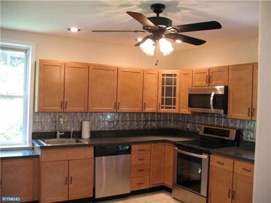 20 Hill St, Brookhaven, PA 19015 - photo 2