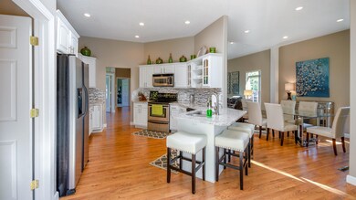 7 Kitchen-
