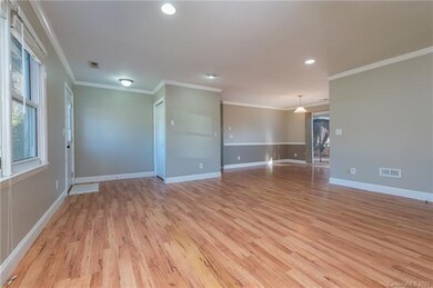 108 Joanne Ln, Hendersonville, NC 28792 - photo 4