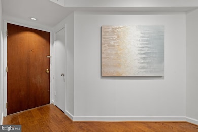 The Griffin Condominium unit 707, Washington, DC 20037 - photo 4