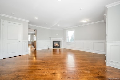 85 Park Ave unit RIGHT SIDE, Harrison, NY 10528 - photo 6