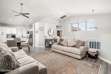 827 W Leah Ln (5 of 32)