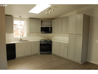 325 Goodyear St, Eugene, OR 97402 - photo 3