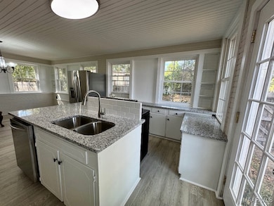 111 Stewart Ave, Greenville, AL 36037 - photo 2