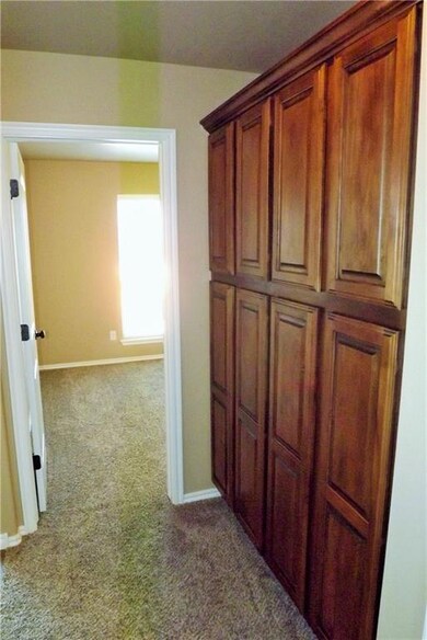 1609 SE 6th St, Moore, OK 73160 - photo 5