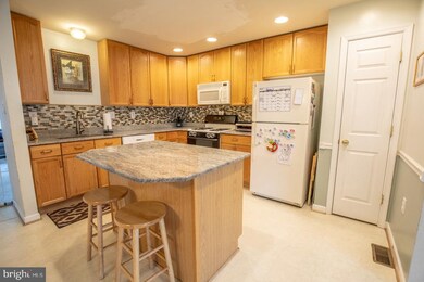 58 Litchfield Ln E, Martinsburg, WV 25405 - photo 7