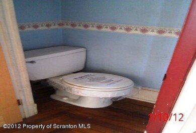 256 E Broad St, Nanticoke, PA 18634 - photo 5