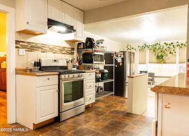 806 S 30th Ave, Yakima, WA 98902 - photo 2