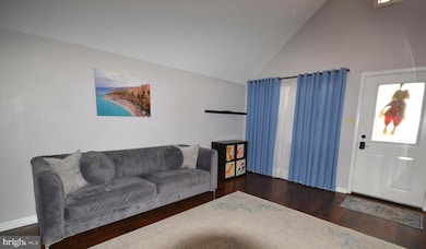 304 Victoria Dr, Montgomeryville, PA 18936 - photo 4