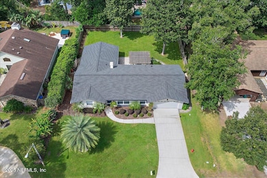 1819 Twelve Oaks Ln W, Neptune Beach, FL 32266 - photo 3