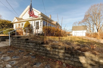 27 Ash Ave, Willimantic, CT 06226 - photo 2